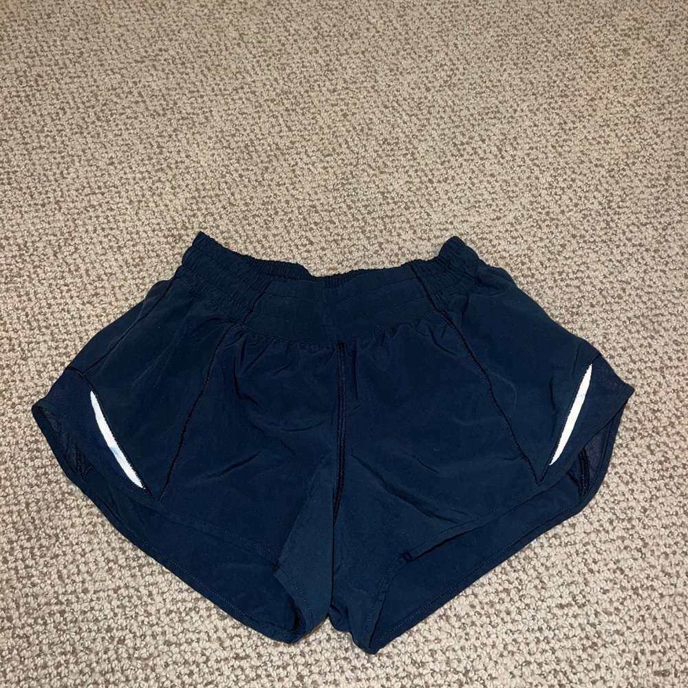 Lululemon size 4 navy shorts, 2.5’’